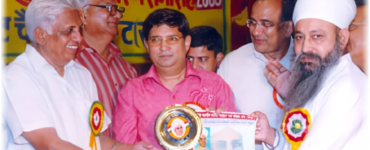 Dr. Davinder Singh receives the Dr S Radhakrishnan Memorial National Teachers Award on Teachers’ Day