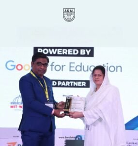 Principal of Akal Academy Dadehar Sahib honoured with Rabindranath Tagore National Principal Award