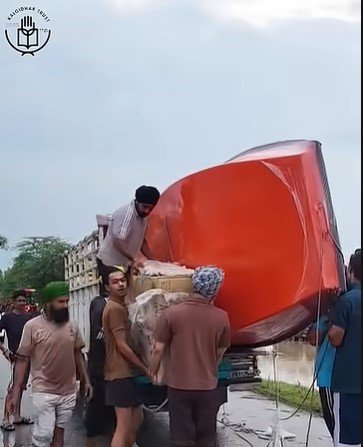 Volunteer shares, SDM Gurdaspur called, and how the boats were sent to Gurdaspur, Pathankot and Raipur.