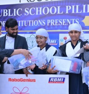 Akal Academy Gomtipul Shines at STEM Carnival 6.0 with AI Robotics Innovation